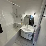 Alloggio in famiglia Private Rooms, Stunning Views, Top-floor With Balcony, Bathtub, Internet, Coffee