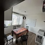 Private Rooms, Stunning Views, Top-floor With Balcony, Bathtub, Internet, Coffee Alloggio in famiglia Praga