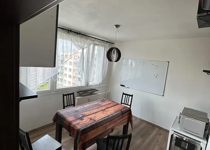 Private Rooms, Stunning Views, Top-floor With Balcony, Bathtub, Internet, Coffee Проживание в семье Прага