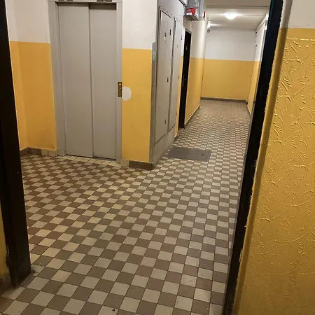 Private Rooms, Stunning Views, Top-floor With Balcony, Bathtub, Internet, Coffee * Prag